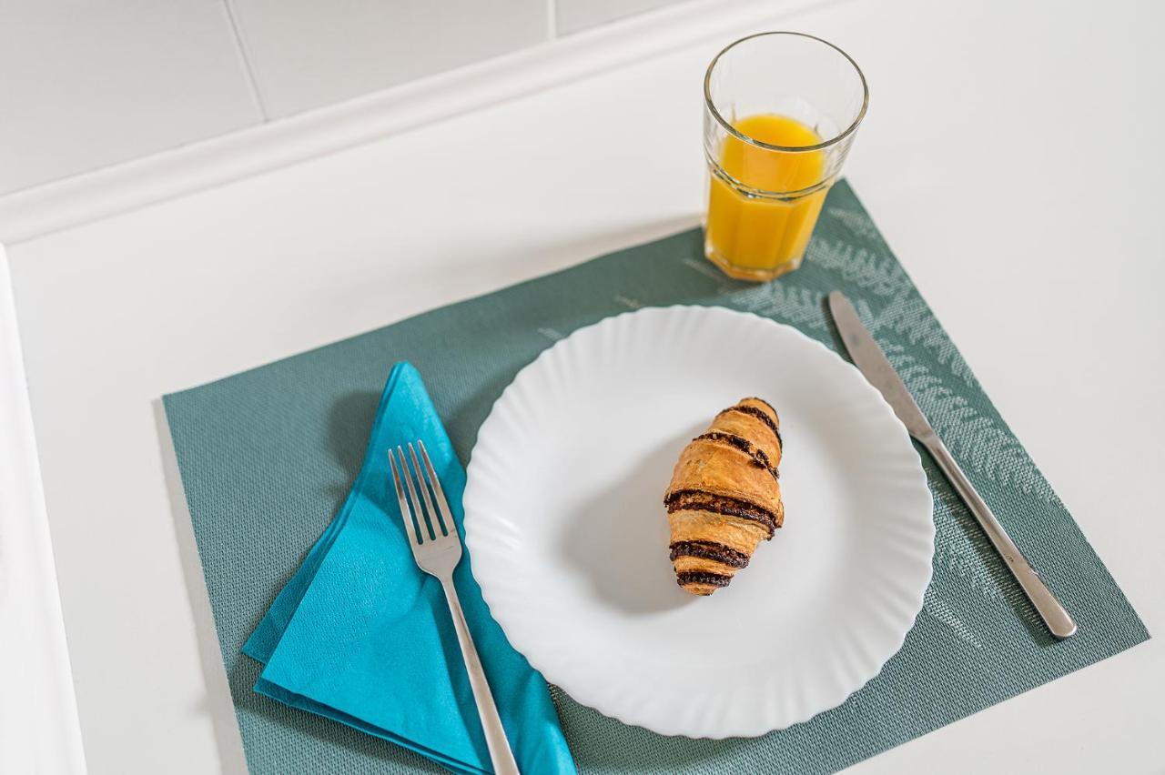 Sunny Dots Apartment - Free Parking! Budapest Luaran gambar